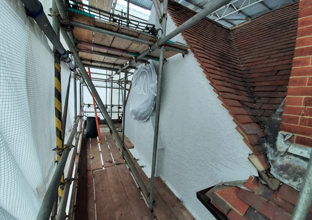 the roof of the hook in hampshire takes on repairs by hi-tech property services